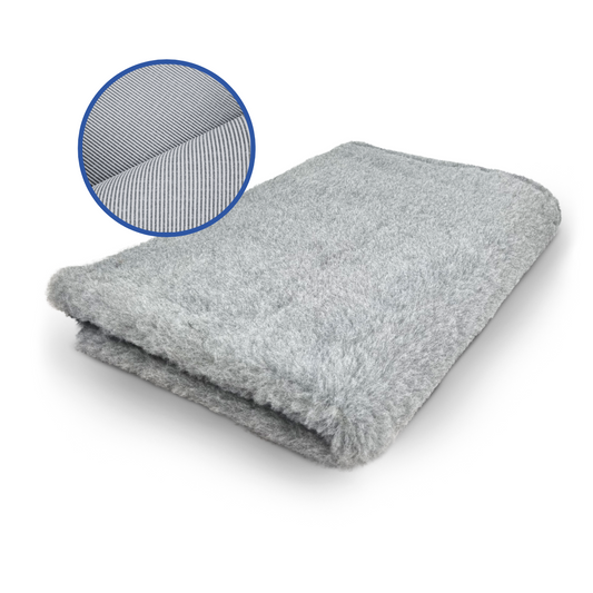 Schlafmatte Elsa - Kuscheldecke - Rutschfest - Light Grey - 28 mm